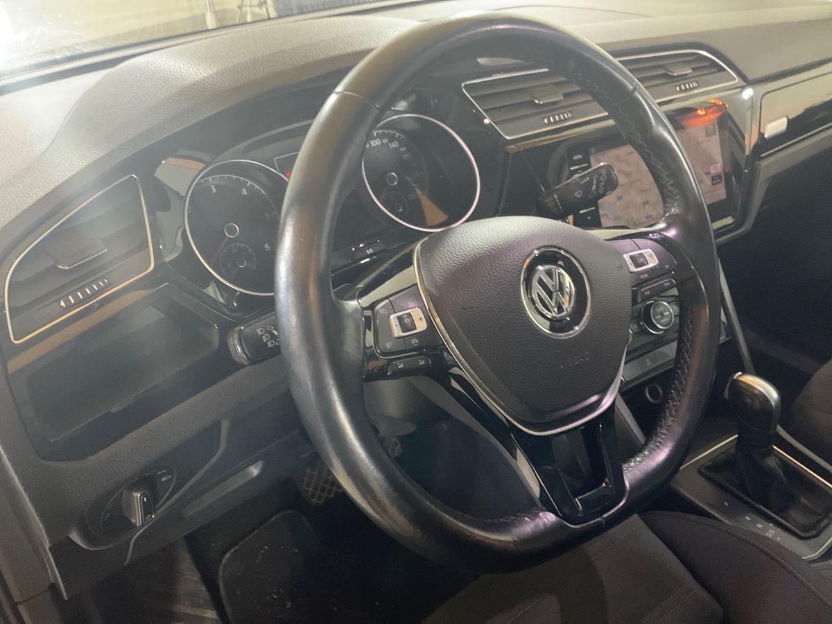 Volkswagen Touran 2019 — photo 41