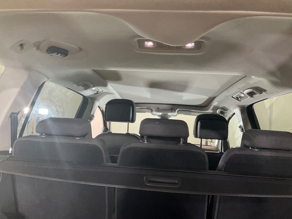 Volkswagen Touran 2019 — photo 36
