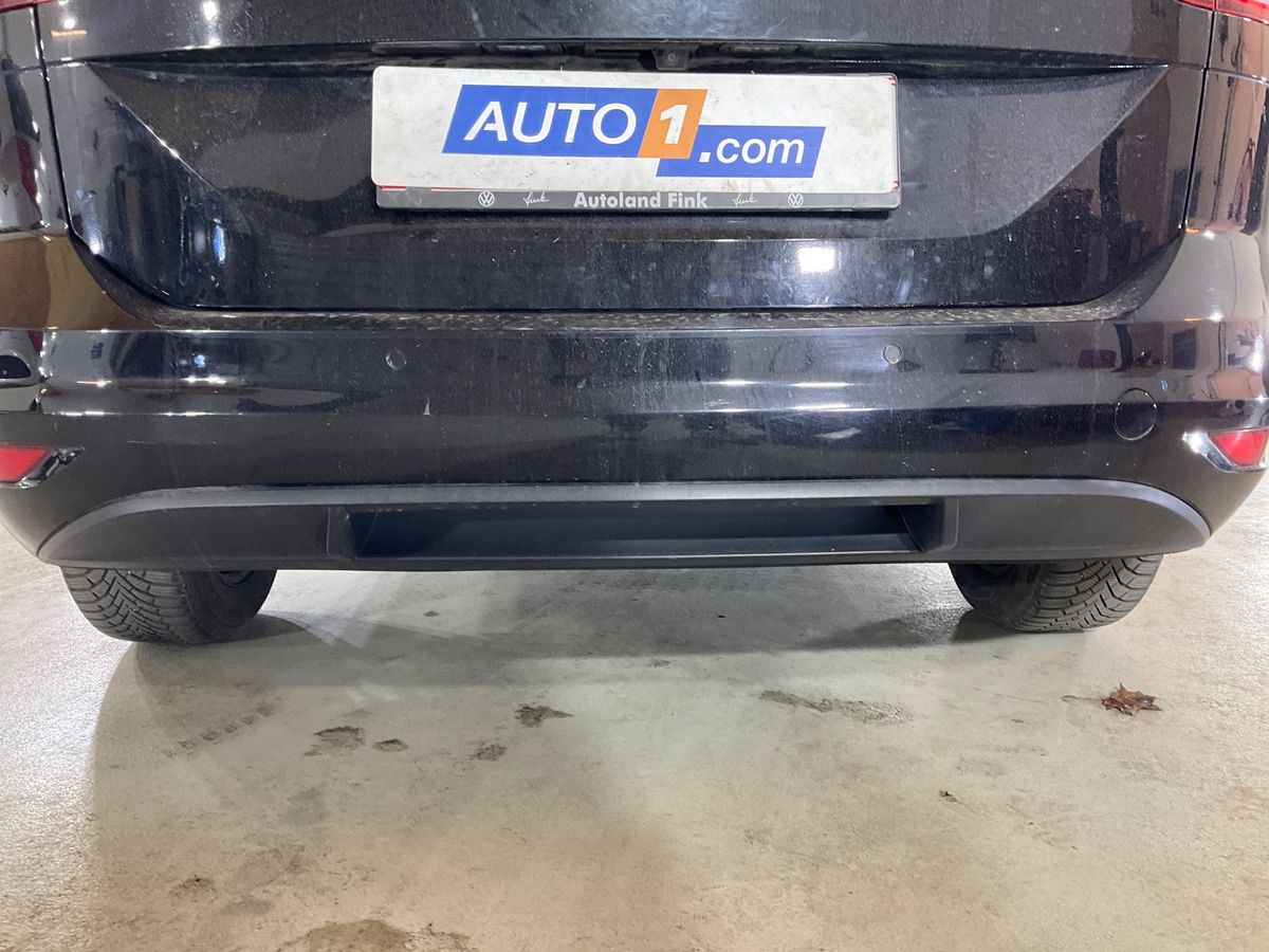 Volkswagen Touran 2019 — photo 49