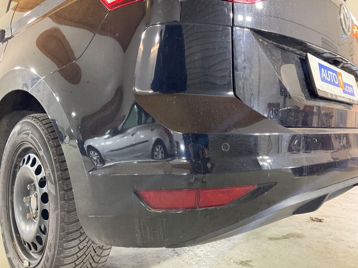 Volkswagen Touran 2019 — photo 48