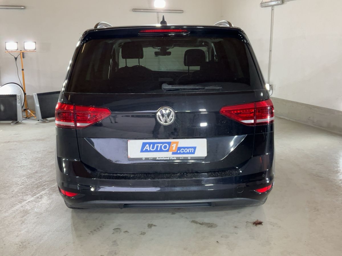 Volkswagen Touran 2019 — photo 8