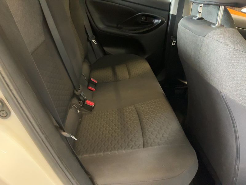 Toyota Yaris Cross 1.5 Hybrid Dynamic Business — zdjęcie 14