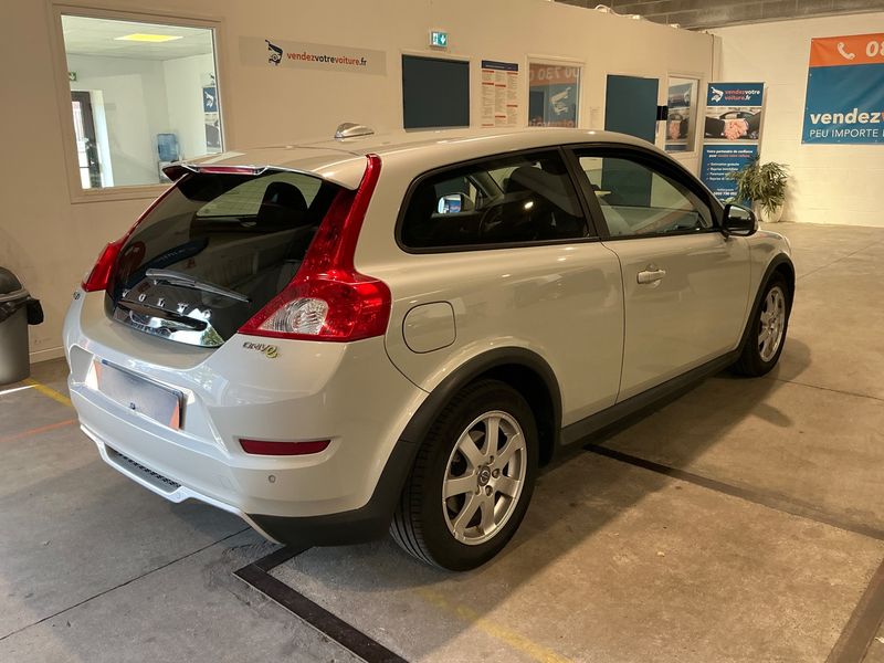 Volvo C30 1.6 D Kinetic — zdjęcie 2