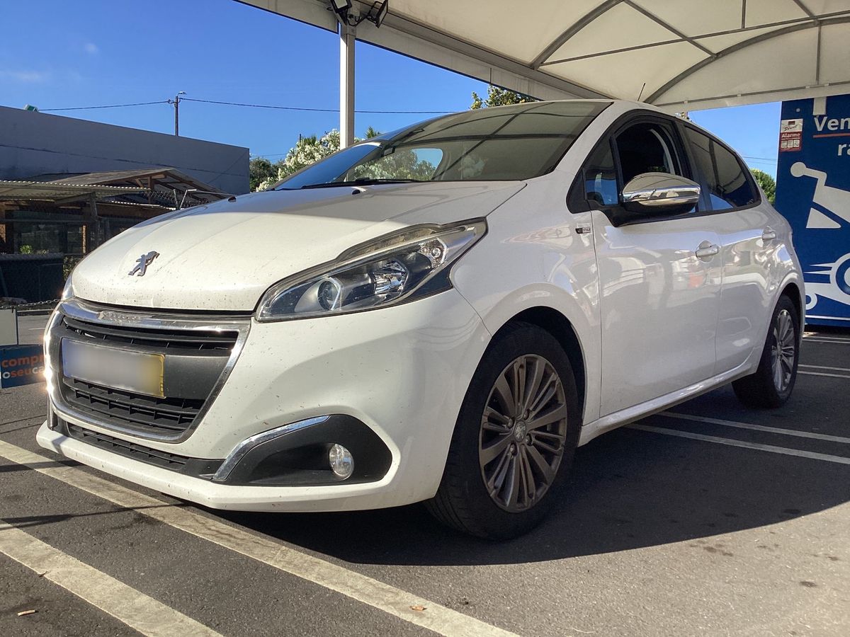 Peugeot 208 2016
