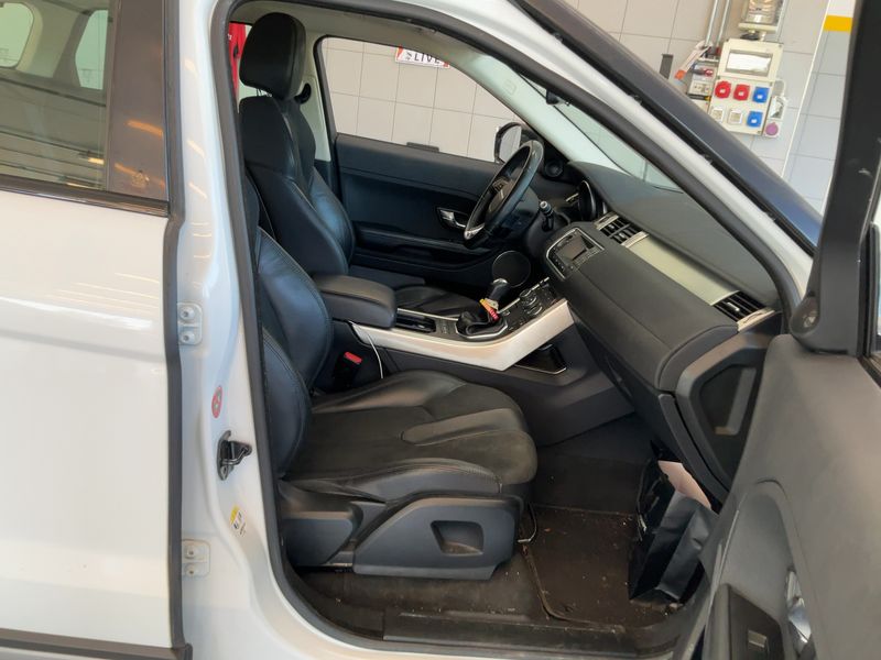 Land Rover Evoque 2.2 Td4 Pure 2014 – снимка 16
