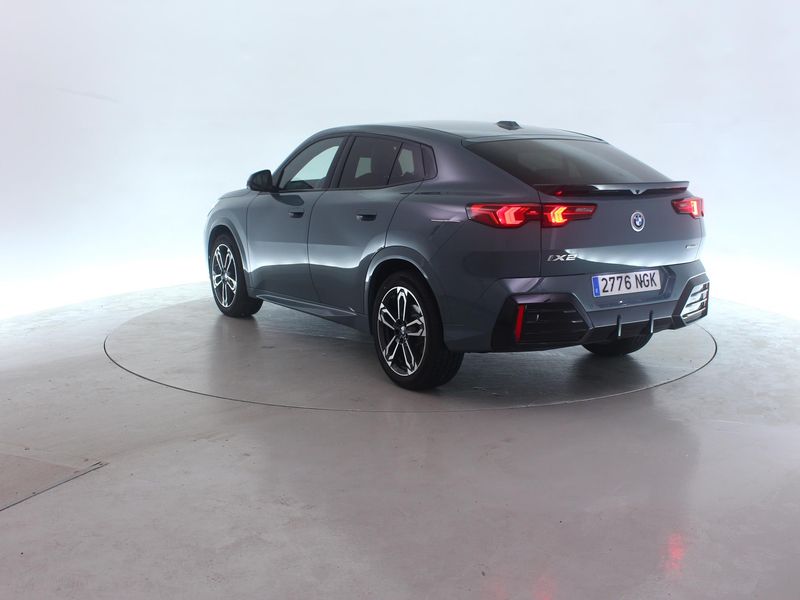 BMW iX2 eDrive20 M Sport — zdjęcie 3