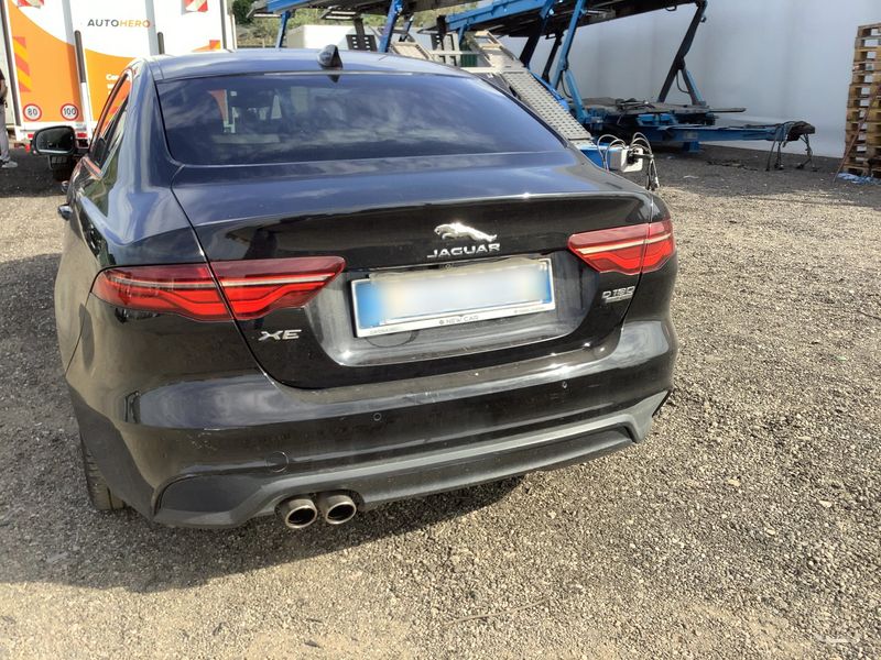 Jaguar XE 30t S AWD — zdjęcie 5