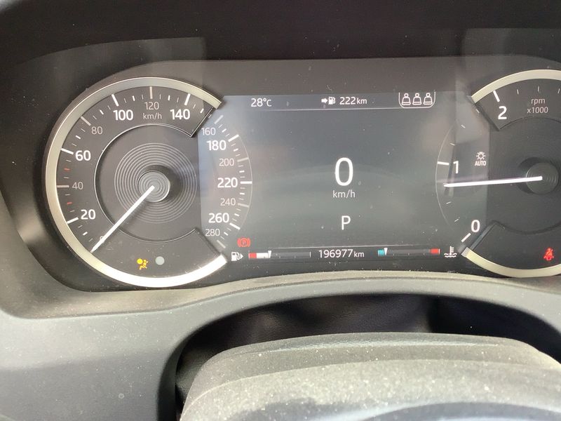 Jaguar XE 30t S AWD — zdjęcie 13