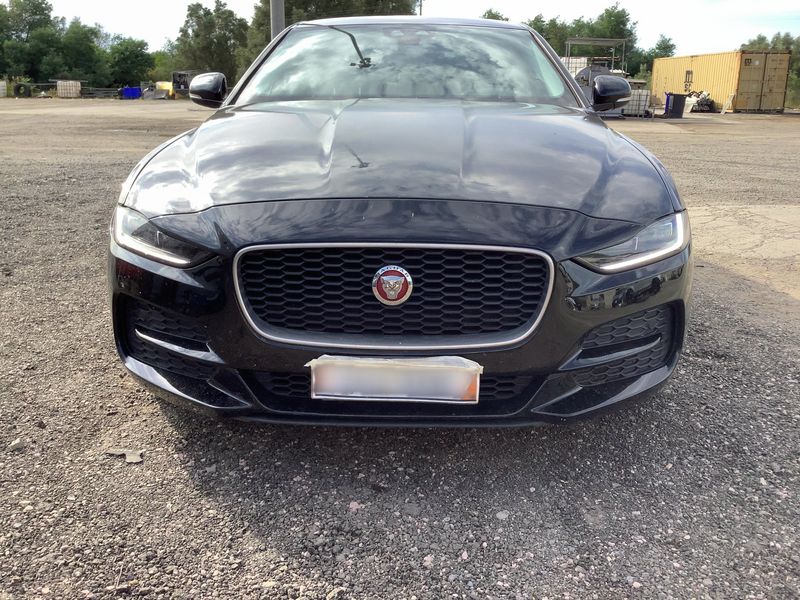 Jaguar XE 30t S AWD — zdjęcie 9
