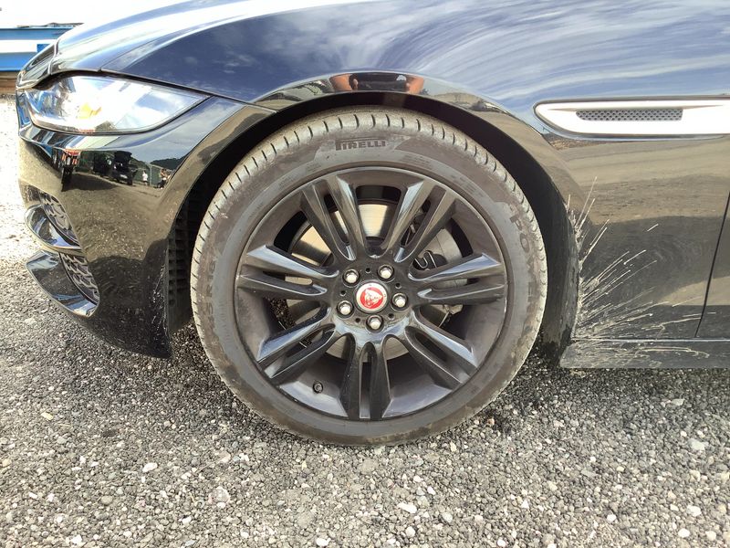 Jaguar XE 20d S AWD 2019 – снимка 3