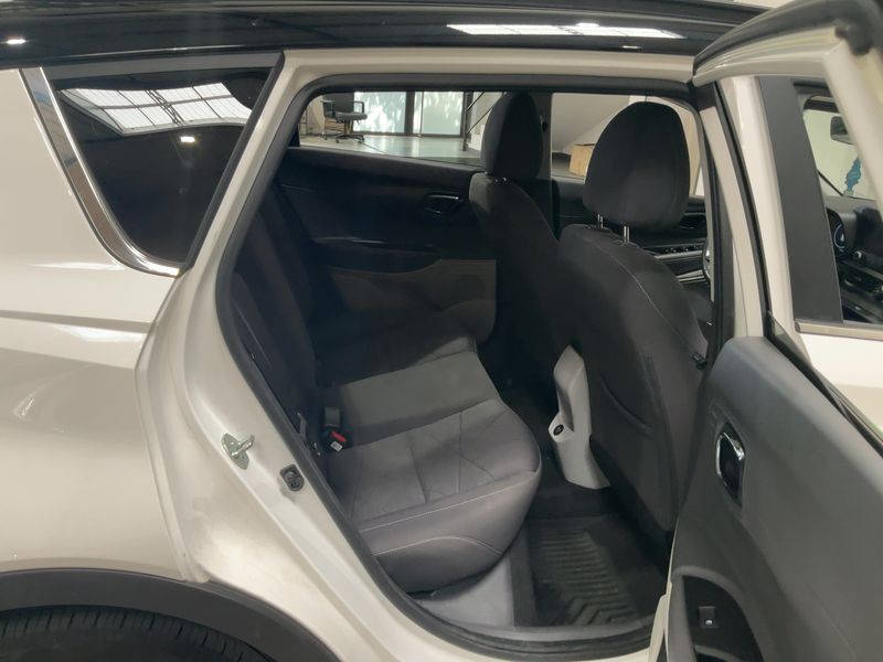 Hyundai Bayon 1.0 T-GDI Mild-Hybrid Creative 2WD — zdjęcie 14