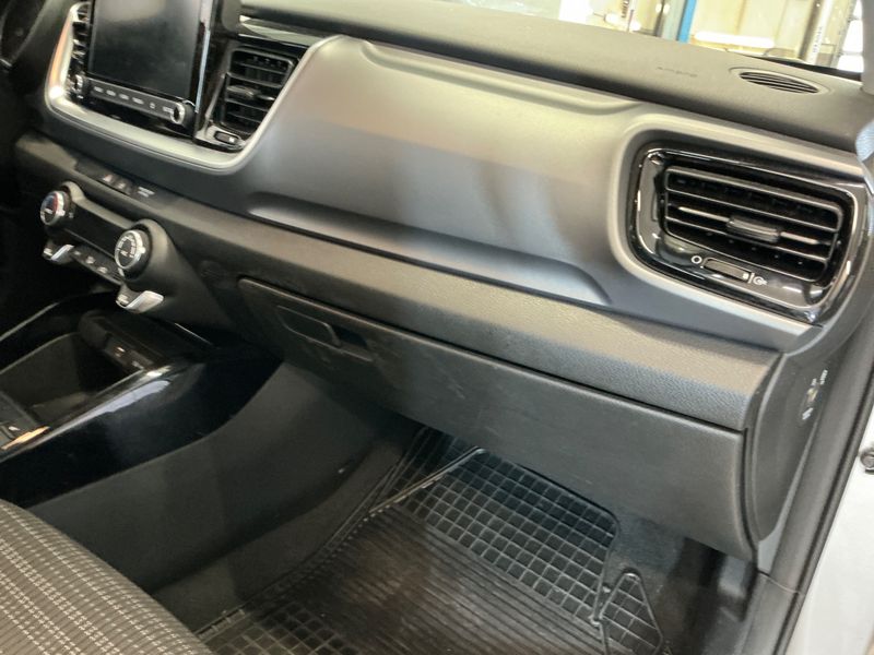 Kia Stonic 1.0 TGDI Silber 2021 – снимка 30