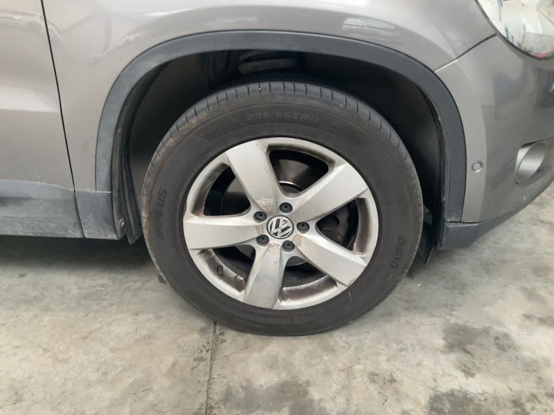 Volkswagen Tiguan 2.0 TDI Sportline BlueMotion Tech 2010 – снимка 11