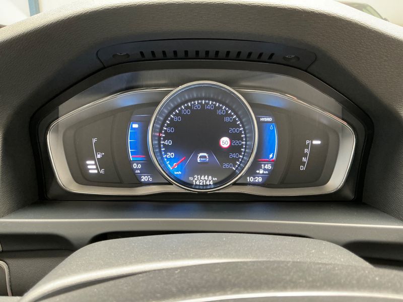 Volvo V60 2.4 T6 Plug-in Hybrid Summum AWD — zdjęcie 13