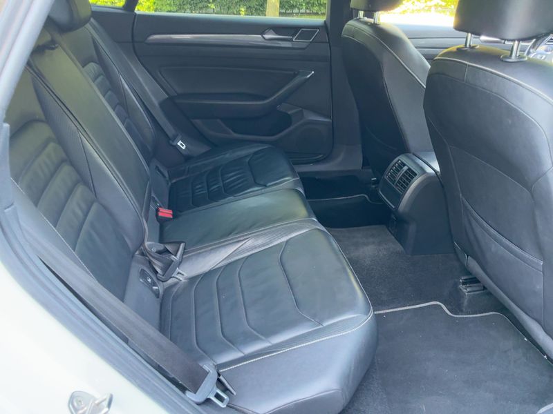 Volkswagen Arteon 2.0 TSI R-Line — zdjęcie 14