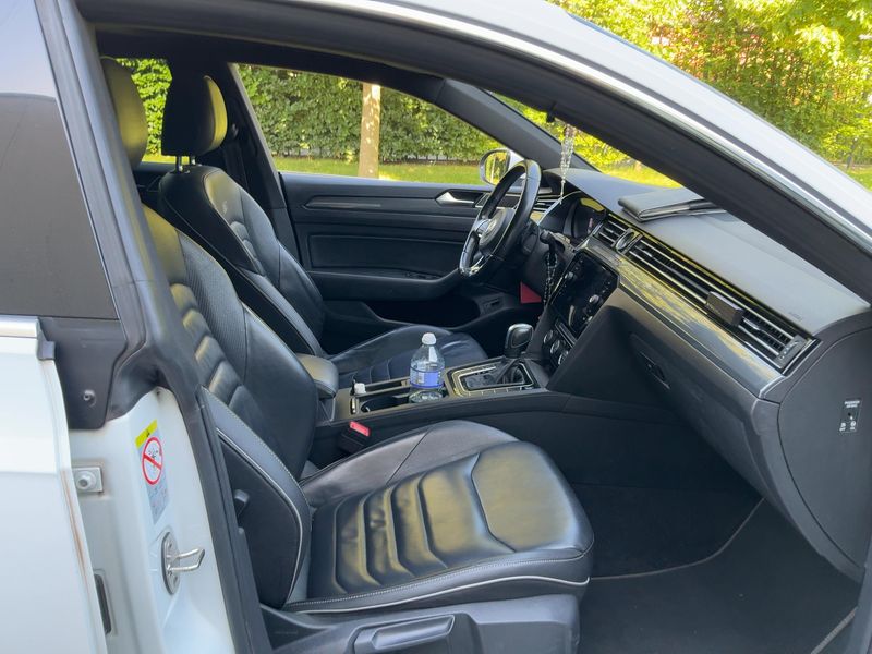 Volkswagen Arteon 2.0 TSI R-Line — zdjęcie 11