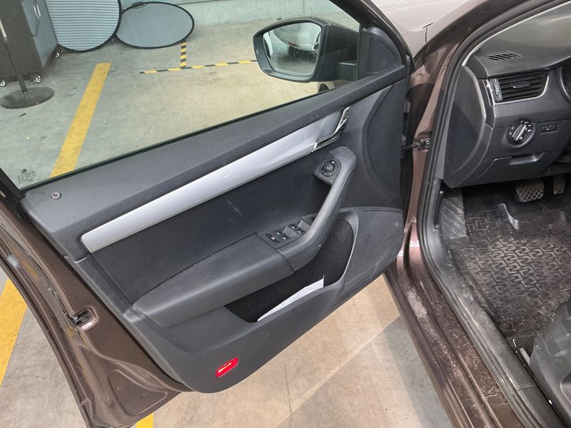 Skoda Octavia 2.0 TDI Elegance 2014 – снимка 24