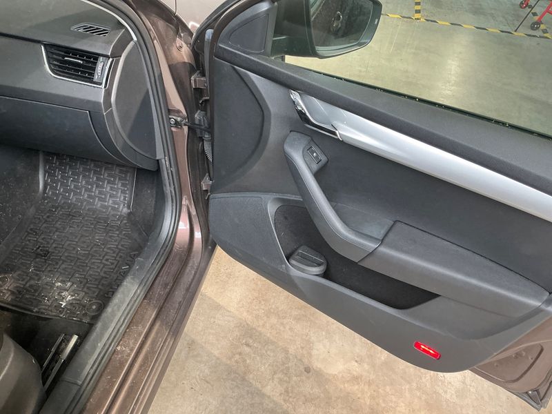 Skoda Octavia 2.0 TDI Elegance 2014 – снимка 27