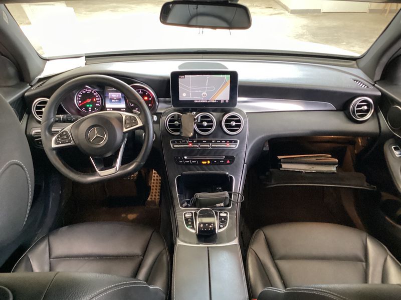 Mercedes-Benz GLC-Klasse GLC 220 4Matic AMG Line — zdjęcie 12
