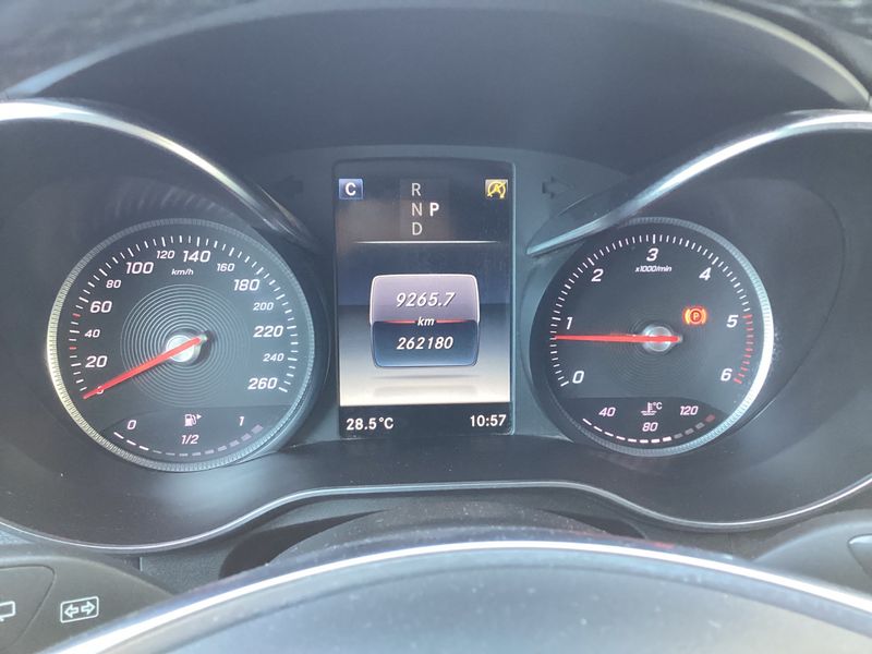 Mercedes-Benz GLC-Klasse GLC 220 4Matic AMG Line — zdjęcie 13