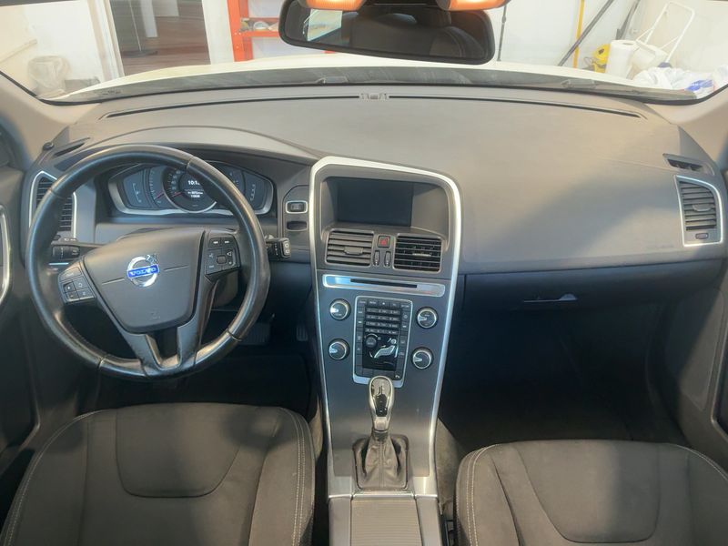 Volvo XC60 2.0 D3 Kinetic 2WD 2014 – снимка 18