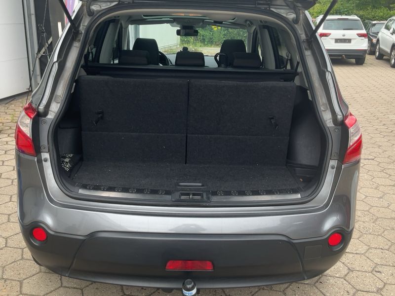 Nissan Qashqai+2 2.0 I-Way — zdjęcie 10