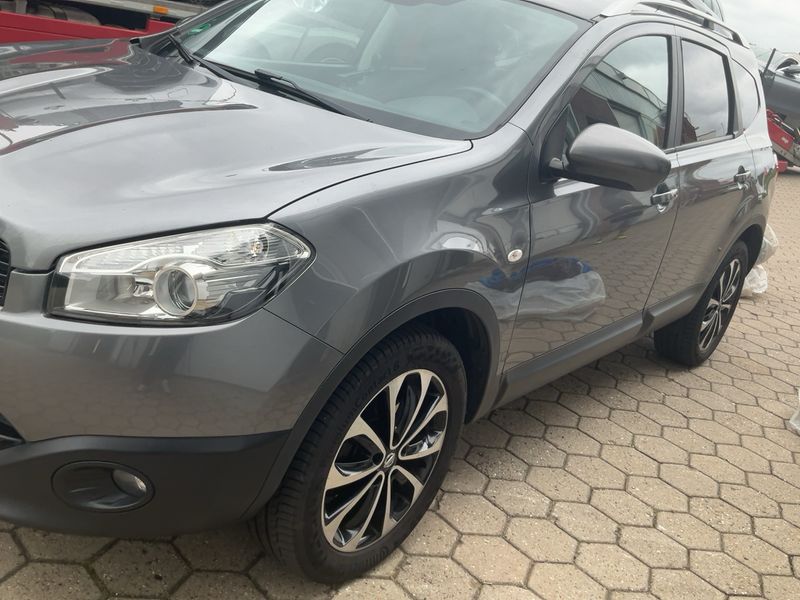 Nissan Qashqai+2 2.0 I-Way — zdjęcie 2