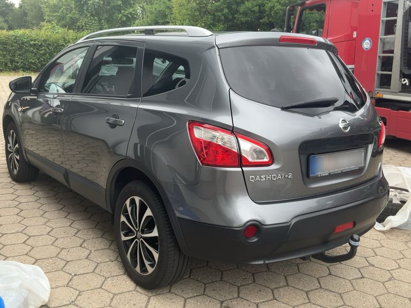 Nissan Qashqai+2 2.0 I-Way — zdjęcie 3