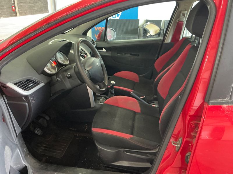 Peugeot 207 1.6 HDi Série 64 — zdjęcie 3