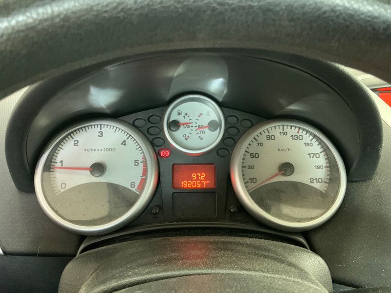 Peugeot 207 1.6 HDi Série 64 — zdjęcie 4