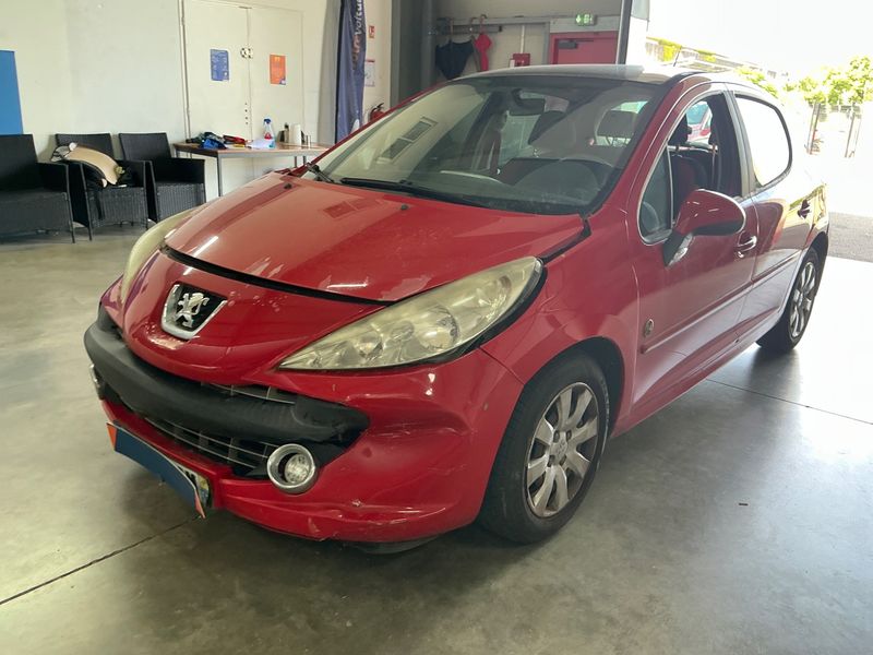 Peugeot 207 1.6 HDi Série 64 — zdjęcie 1