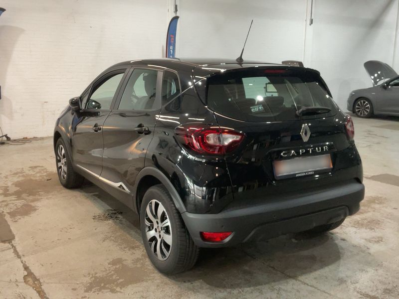 Renault Captur 0.9 TCe Limited — zdjęcie 3