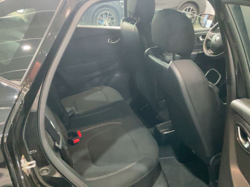 Renault Captur 0.9 TCe Limited — zdjęcie 14