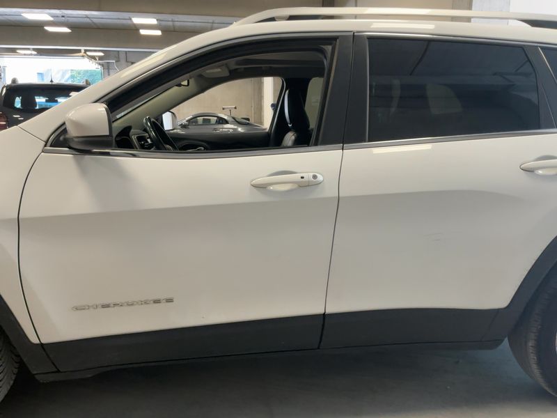 Jeep Cherokee 2.0 M-Jet Limited 4WD — zdjęcie 4