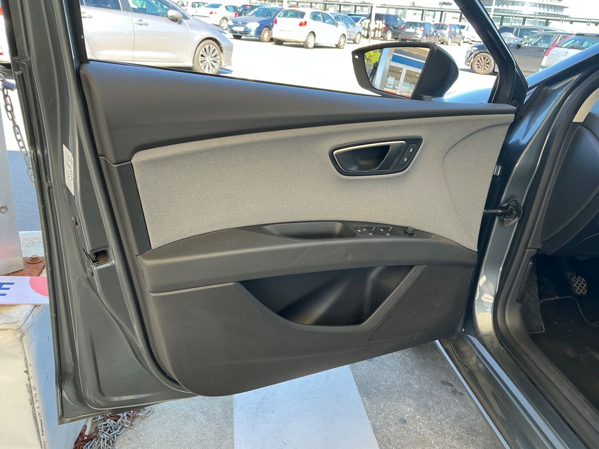 Seat Leon 2018 — photo 27