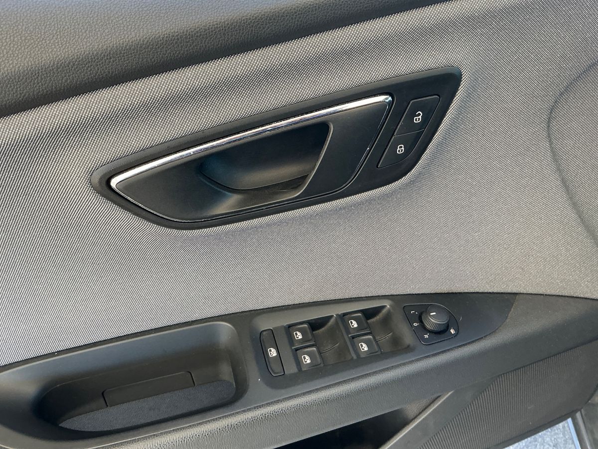 Seat Leon 2018 — photo 39
