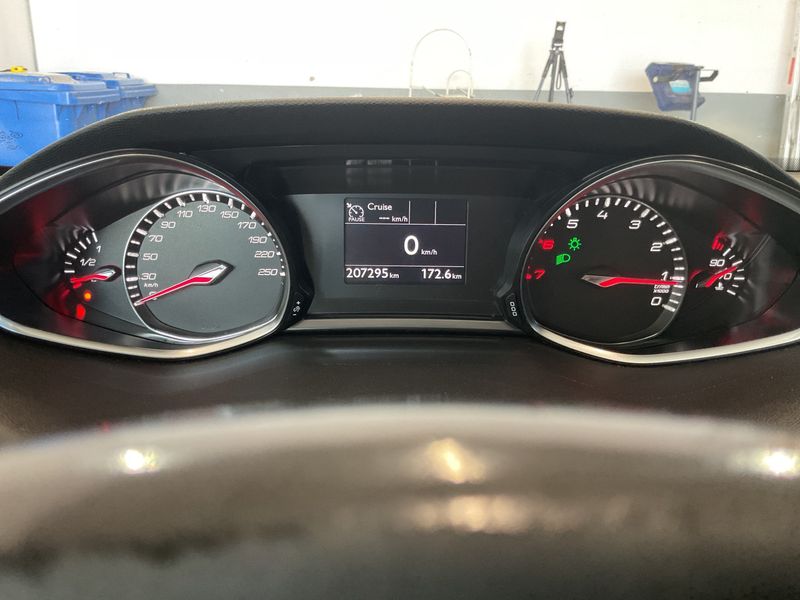 Peugeot 308 1.2 e-THP Allure — zdjęcie 4
