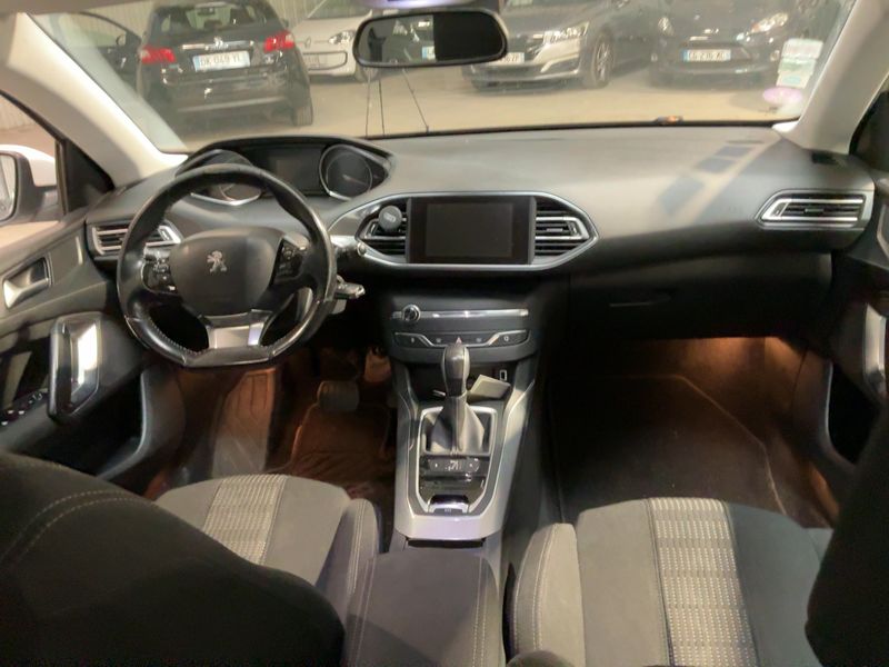 Peugeot 308 1.2 e-THP Allure — zdjęcie 12