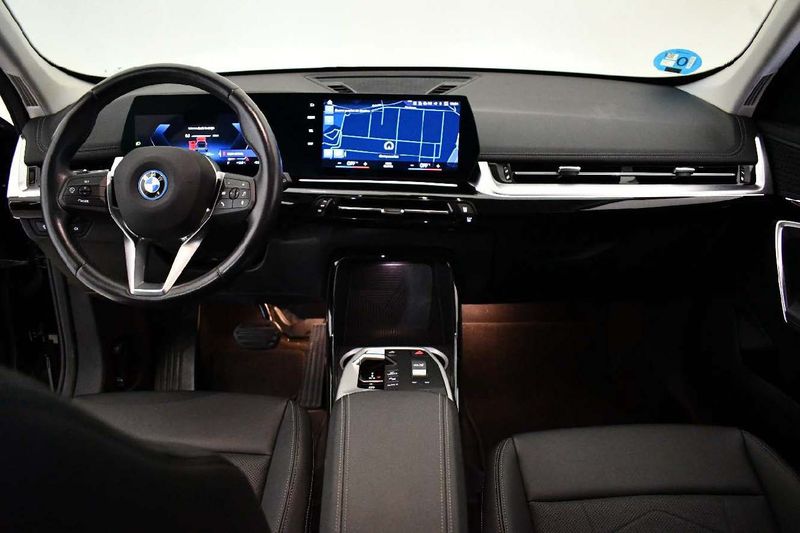 BMW iX1 xDrive 30 xLine — zdjęcie 10