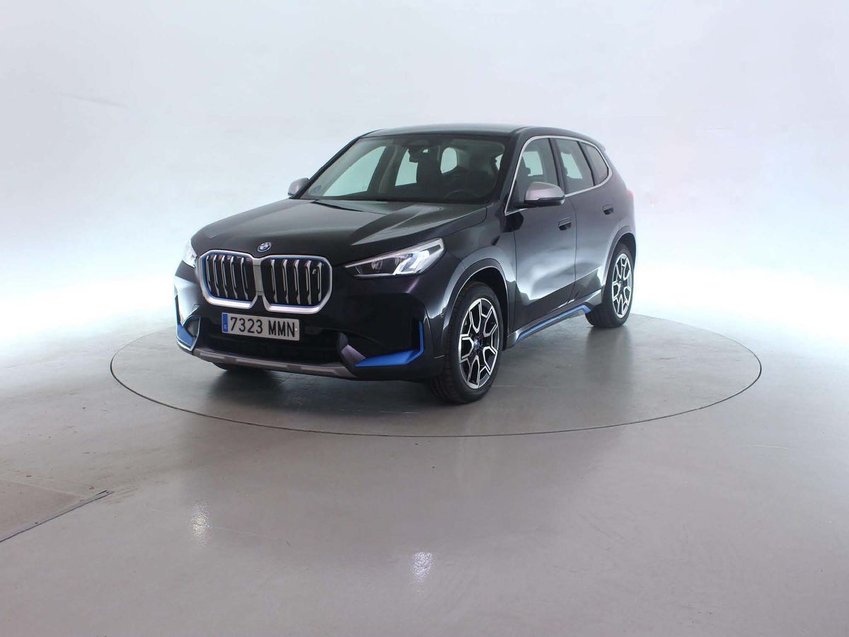BMW iX1 xDrive 30 xLine