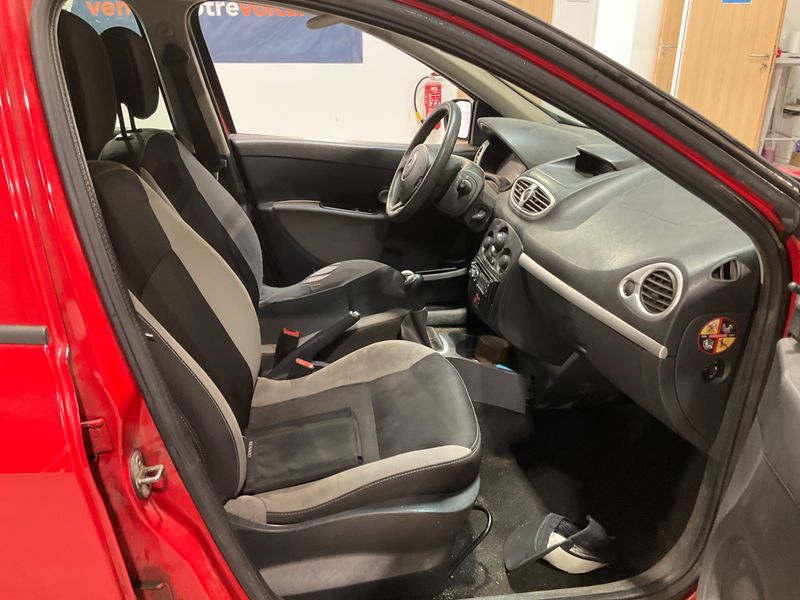 Renault Clio 1.5 dCi Authentique 2012 – снимка 3