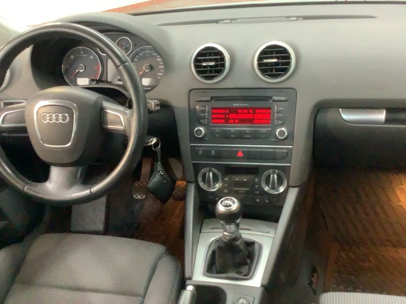 Audi A3 Sportback 1.6 TDI Ambition — zdjęcie 12