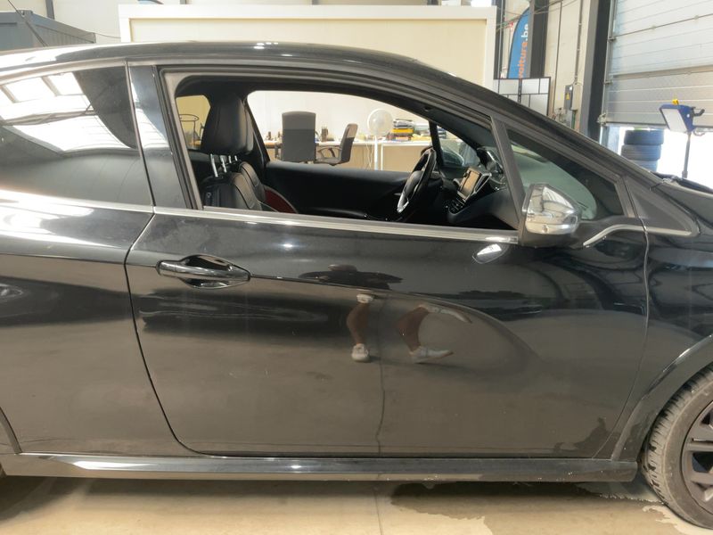 Peugeot 208 1.6 THP GTi 2017 – снимка 10