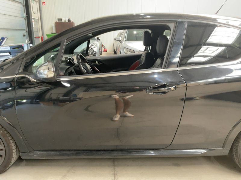 Peugeot 208 1.6 THP GTi 2017 – снимка 4