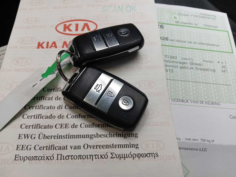 Kia Optima 1.7 CRDi Spirit — zdjęcie 20