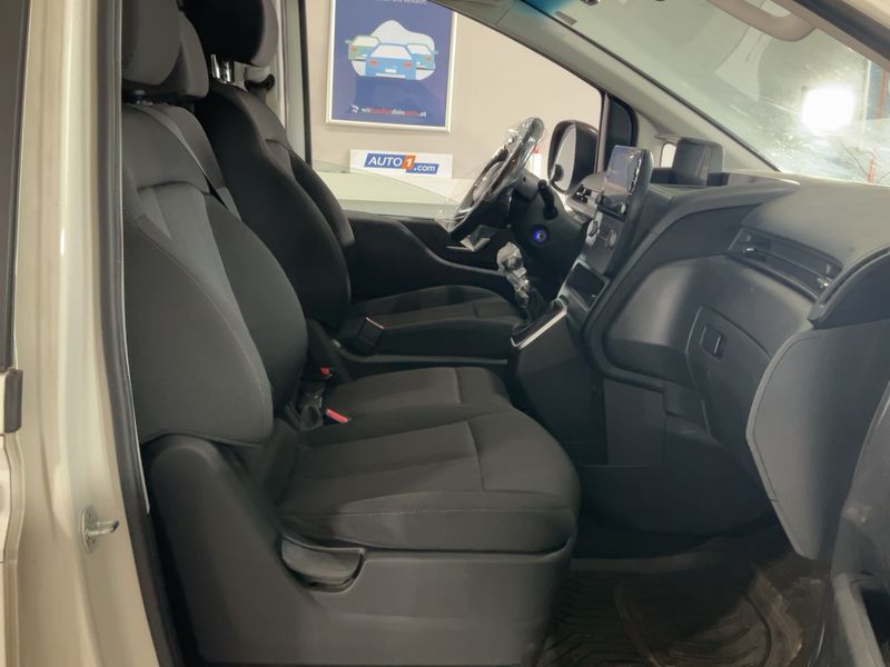 Hyundai Staria 2.2 CRDi 2WD — zdjęcie 11