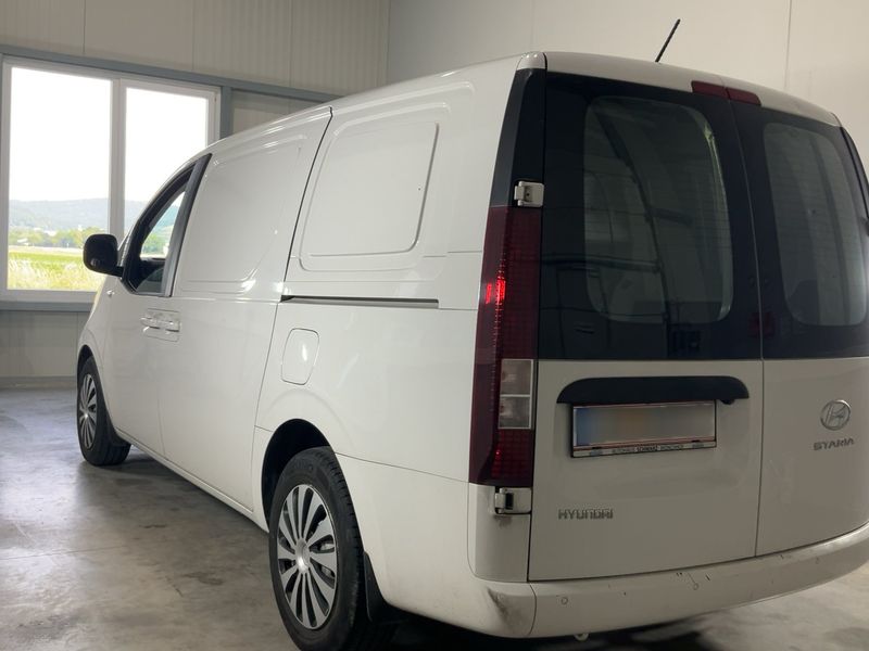 Hyundai Staria 2.2 CRDi 2WD — zdjęcie 3