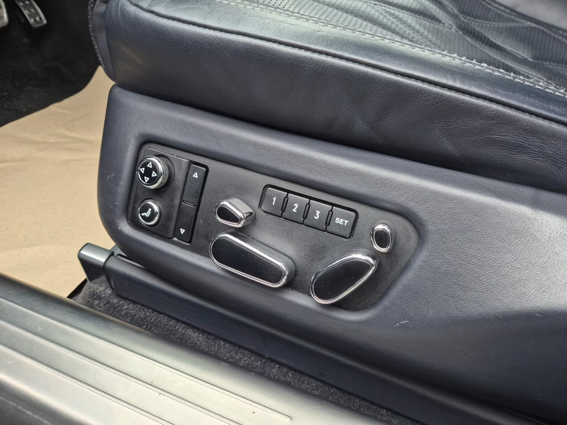 Bentley Continental Flying Spur 6.0 W12 Biturbo Basis — zdjęcie 25