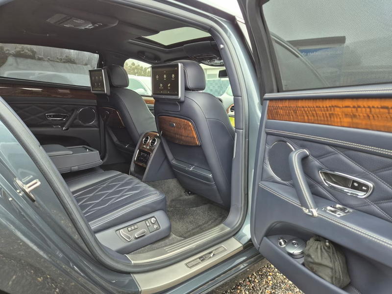 Bentley Continental Flying Spur 6.0 W12 Biturbo Basis — zdjęcie 12