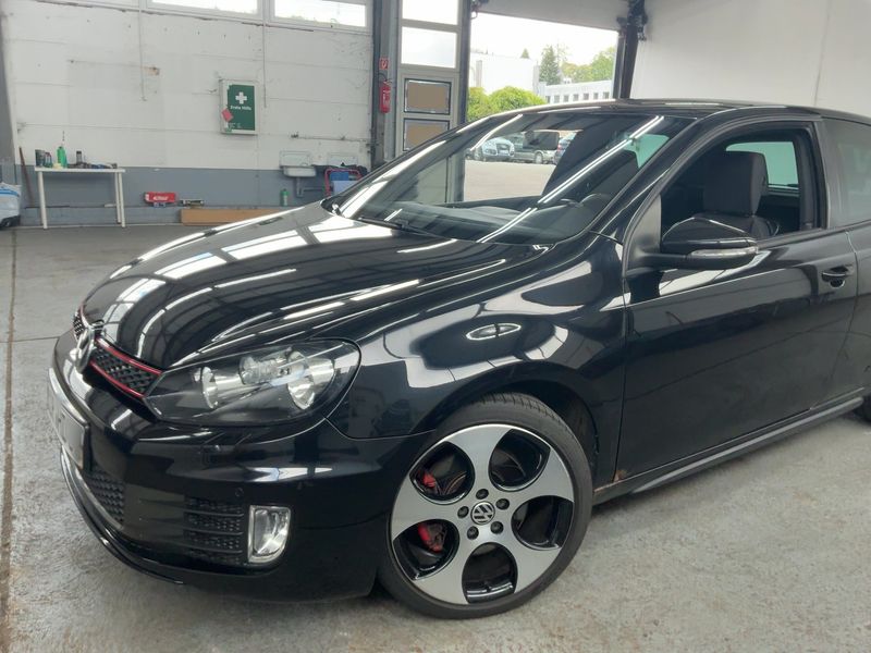Volkswagen Golf VI 2.0 TSI GTI — zdjęcie 2